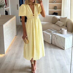 NEW 🧈 Abercrombie & Fitch Butter Yellow Pastel Seersucker Puff Sleeve Midi Dress